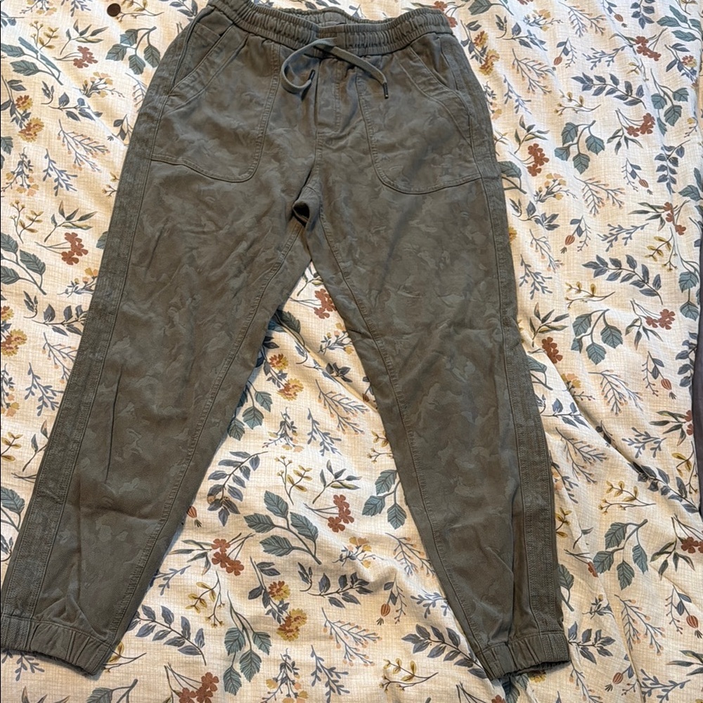 Women's Olive Athleta stretch denim Pants